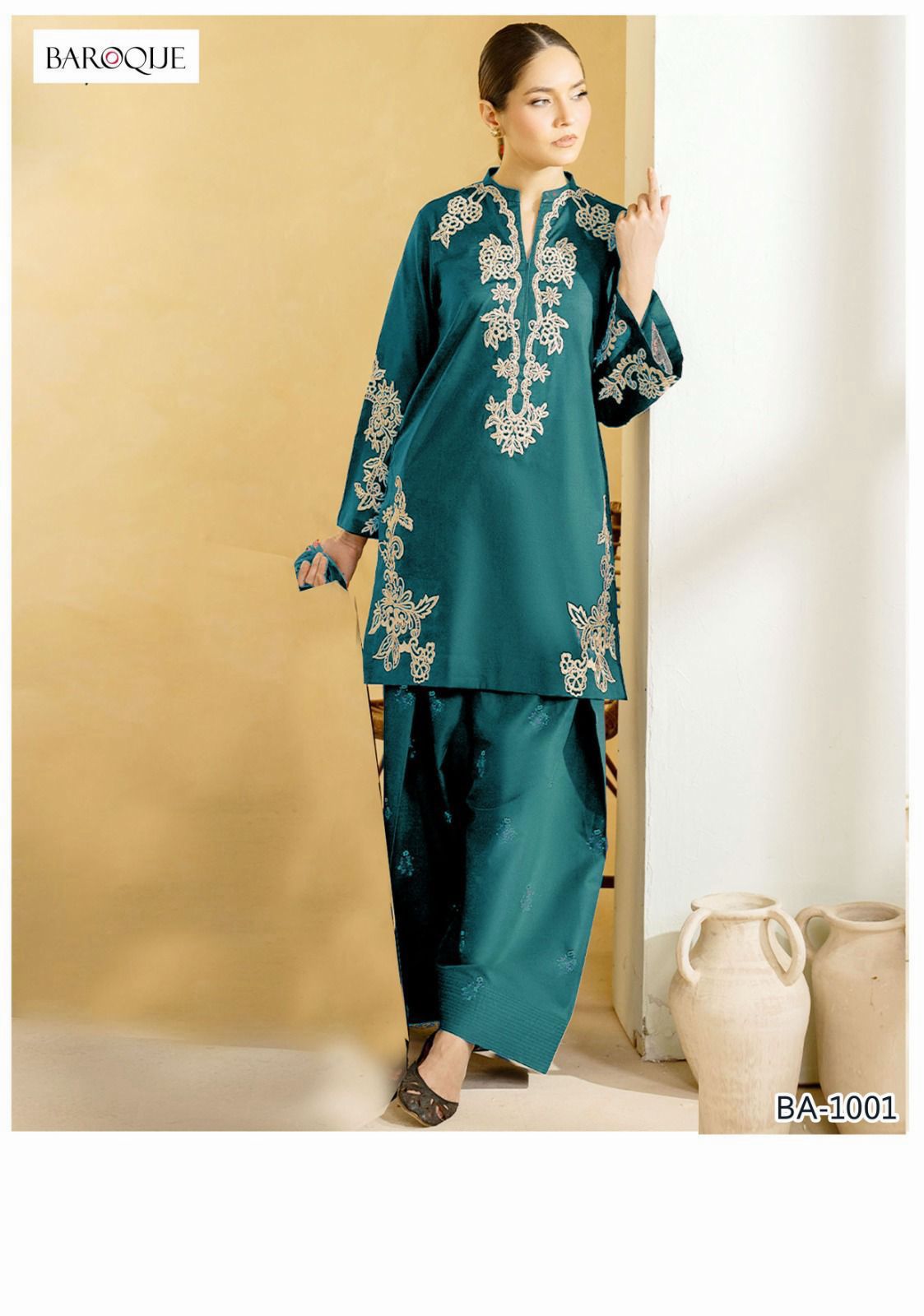 Baroque embroidery lawn 2pc